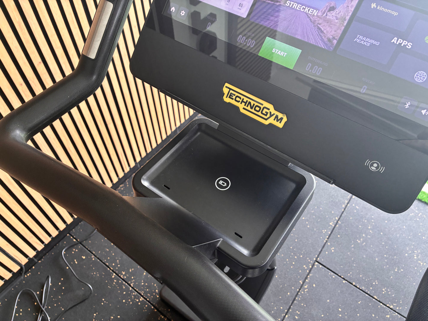 Technogym® Excite+ Live Bike 9000 16″