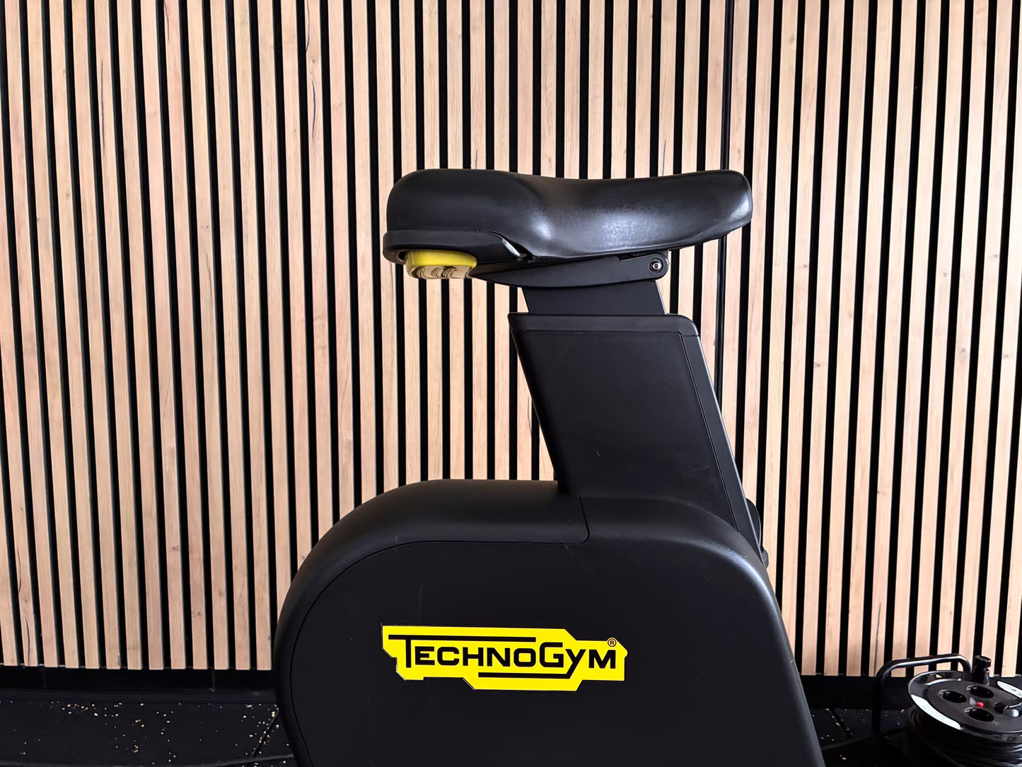 Technogym® Excite+ Live Bike 7000 16″