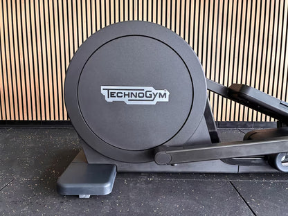 Technogym® Artis Synchro Crosstrainer Unity 4.0 inkl. Adjustable Ramp (Latest Model)