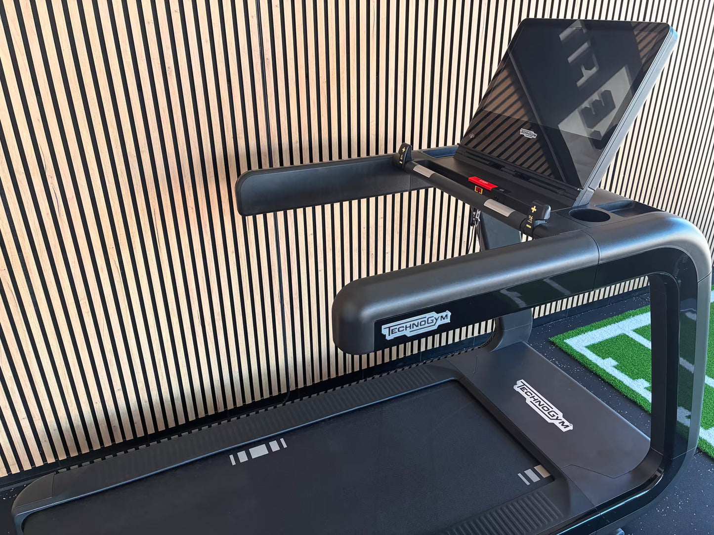 Technogym® Laufband Artis Run Unity 4.0 (Latest Model)
