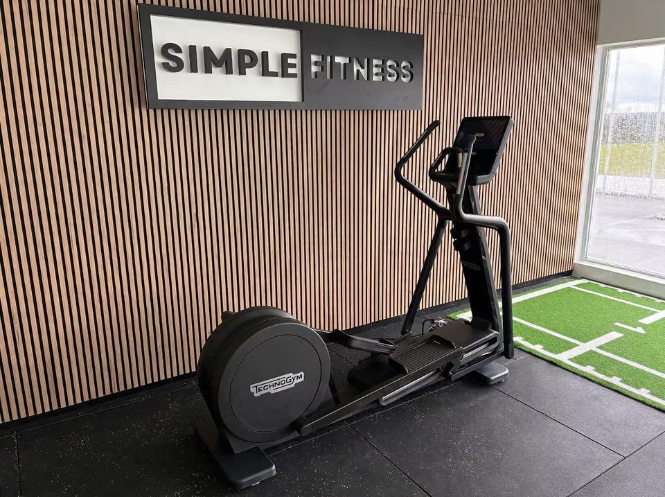 Technogym® Artis Synchro Crosstrainer Unity 4.0 inkl. Adjustable Ramp (Latest Model)