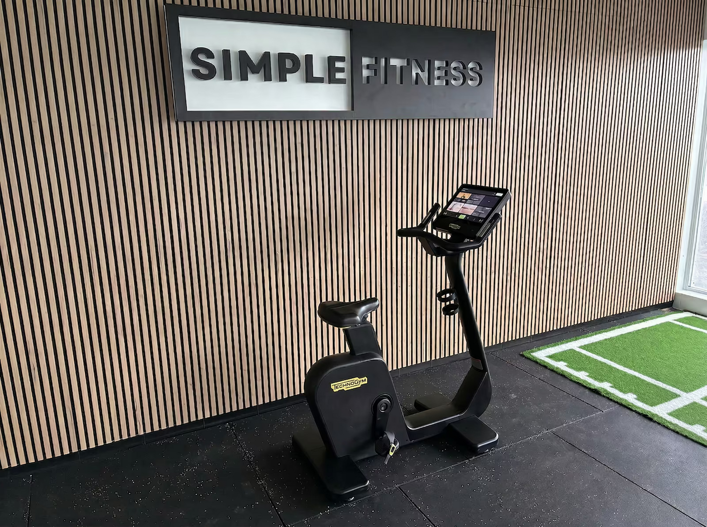 Technogym® Excite+ Live Bike 7000 16″