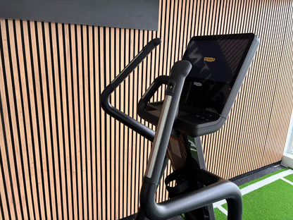 Technogym® Artis Synchro Crosstrainer Unity 4.0 inkl. Adjustable Ramp (Latest Model)