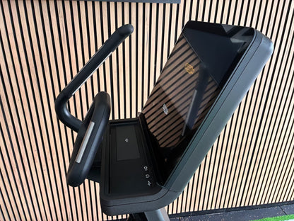 Technogym® Artis Synchro Crosstrainer Unity 4.0 inkl. Adjustable Ramp (Latest Model)
