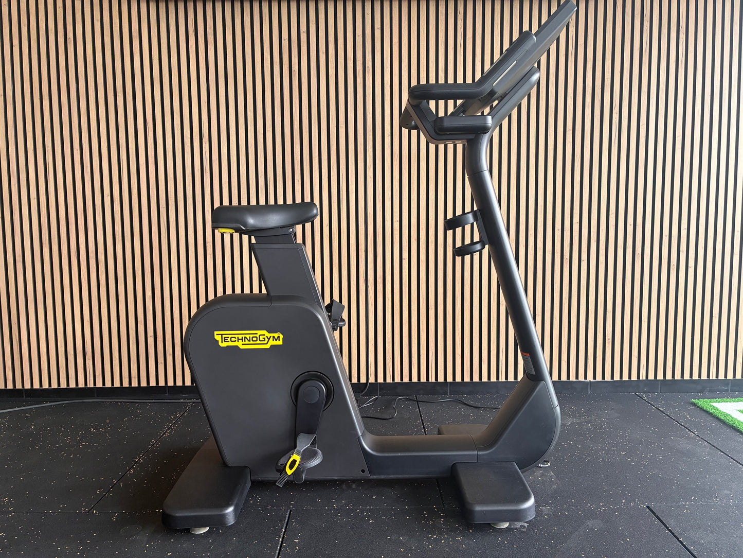 Technogym® Excite+ Live Bike 9000 16″