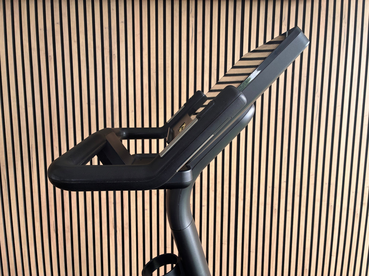 Technogym® Excite+ Live Bike 9000 16″