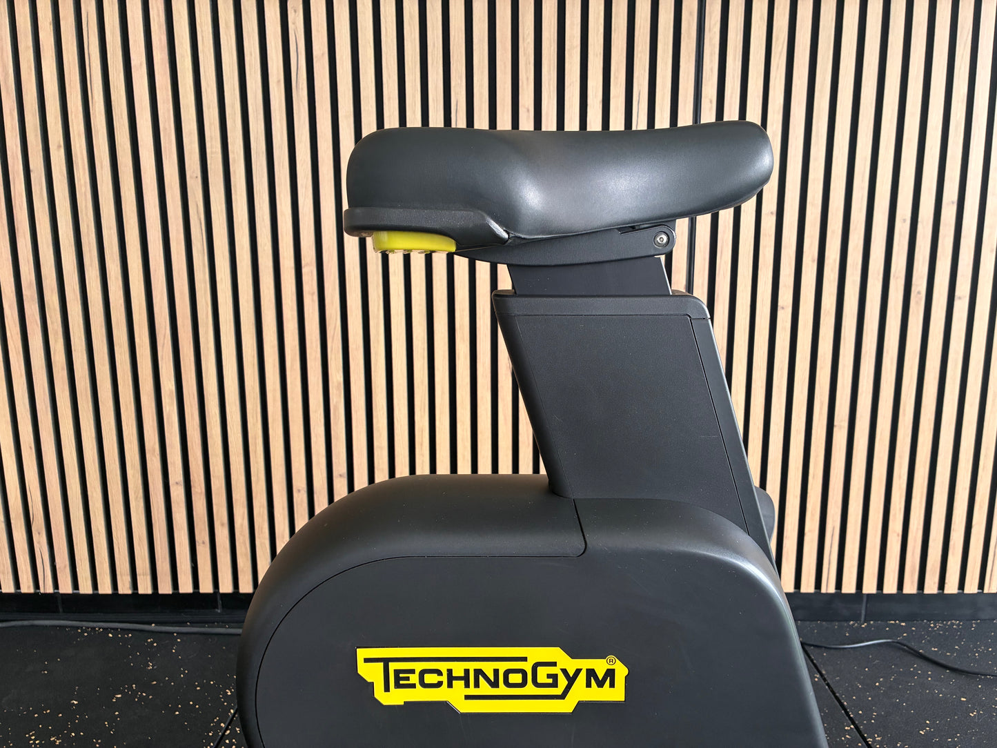 Technogym® Excite+ Live Bike 9000 16″