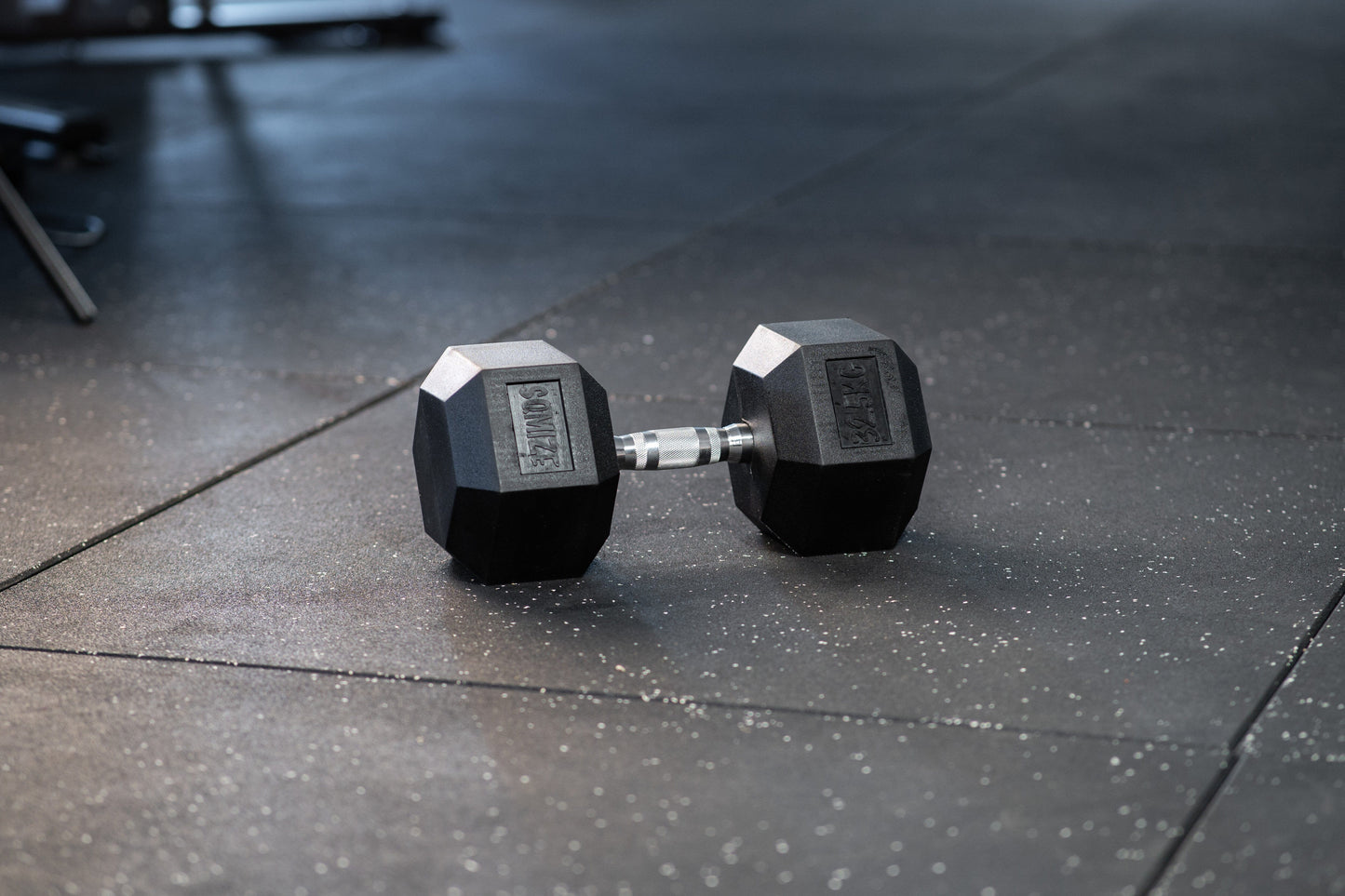 Hex Dumbbell - Hexagon Hanteln SQMIZE® HDBR gummiert, 2.5 - 40 kg www.simpleproducts.at 32.5 kg 